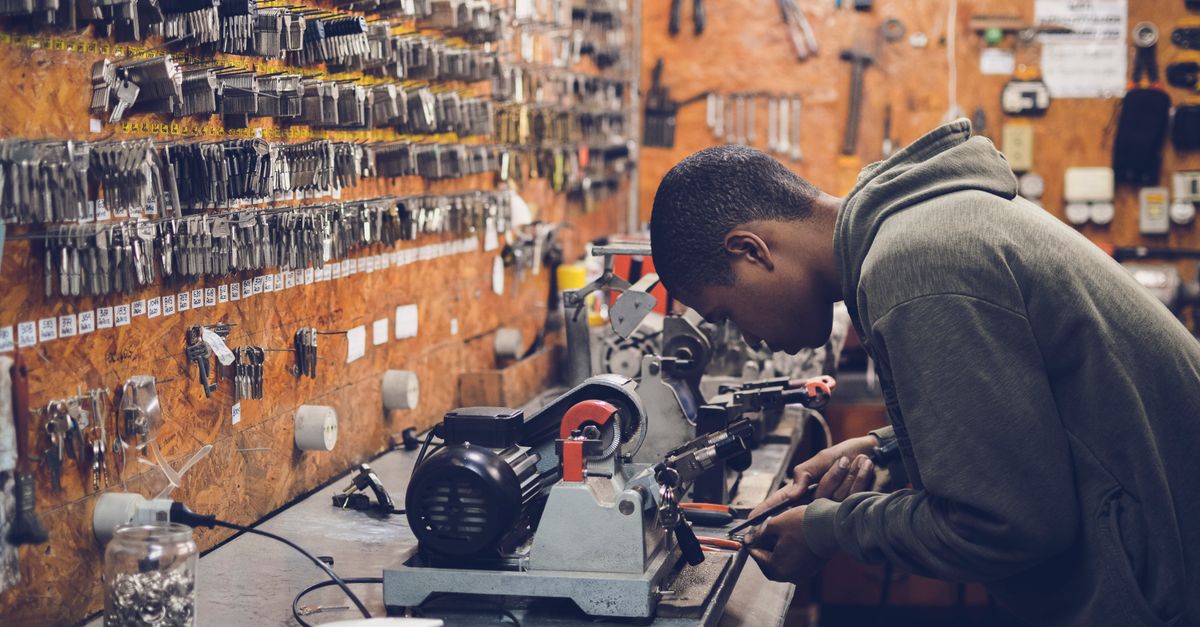 How Much Should a Locksmith Cost Per Hour? — Expert Pro Locksmith