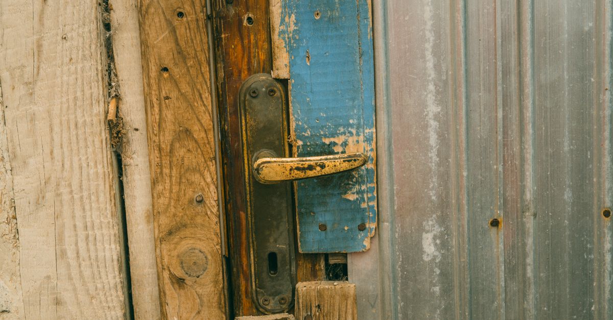 door security hardware — Expert Pro Locksmith